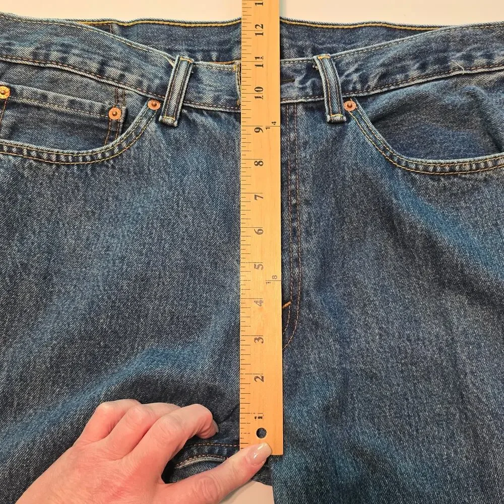 Levis 505 Jeans Mens Size 36 x 32 Blue Straight Leg Medium Wash Normcore Classic